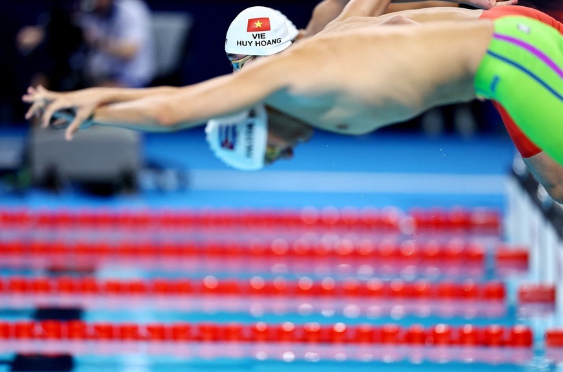 Huy Hoàng để thua chính mình của trước đây. Ảnh: REUTERS