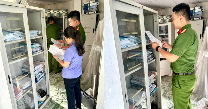 Lực lượng chức năng thực hiện khám xét nơi làm việc của bị can. Ảnh: Công an Thành phố Tuyên Quang.