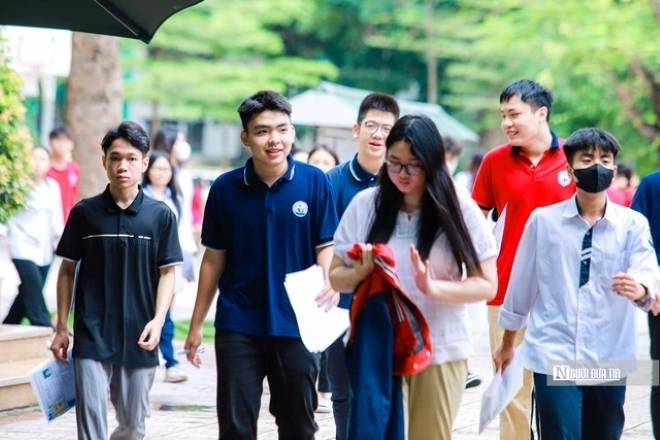 Kỳ thi vào lớp 10 được đánh giá còn căng thẳng hơn thi tốt nghiệp THPT (Ảnh: Hữu Thắng).
