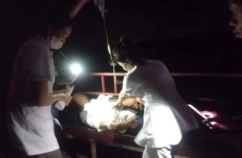 Bệnh nhân bị rắn cắn khi ra thăm ruộng. Ảnh: VTV Times