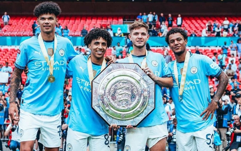 Man City suýt thua cho đến khi cầu thủ dự bị Bernardo Silva ghi bàn gỡ hòa muộn bằng cú đánh đầu cận thành.