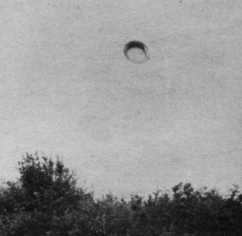 Bức ảnh được cho là UFO xuất hiện trên bầu trời Hoia Baciu năm 1968. Ảnh: Emil Barnea
