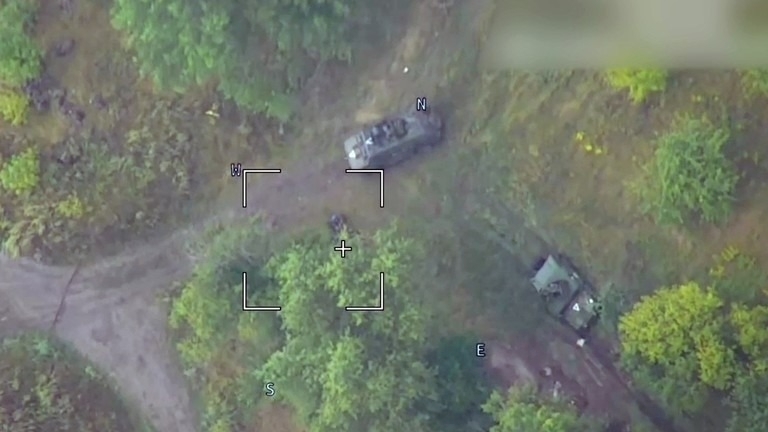 Xe chiến đấu bộ binh Bradley do Mỹ sản xuất được quân đội Ukraine sử dụng tại Kursk. Ảnh: RT