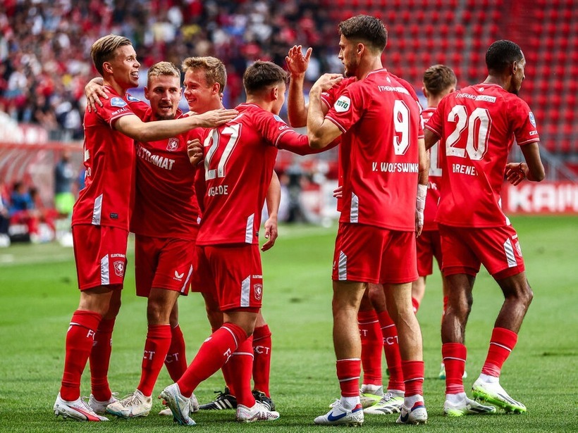 Nhận định soi kèo trận Twente vs Salzburg Champions League, 00h ngày 14/8.