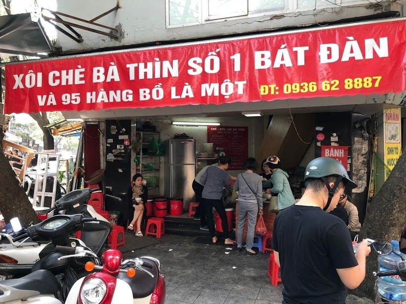 Xôi chè Bà Thìn nổi tiếng với các món chè truyền thống