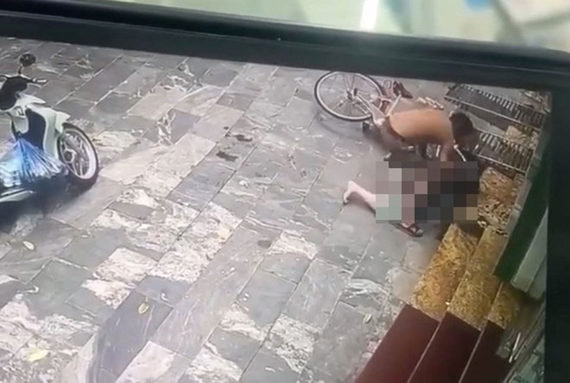 Hiện trường vụ người phụ nữ bị chồng cũ đâm ở Vĩnh Phúc. Ảnh: Lao động