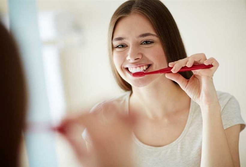 Hãy thay đổi bàn chải đánh răng ít nhất 3 tháng một lần. Ngoài ra, không nên chia sẻ bàn chải của bạn với bất kỳ ai khác. Ảnh minh họa