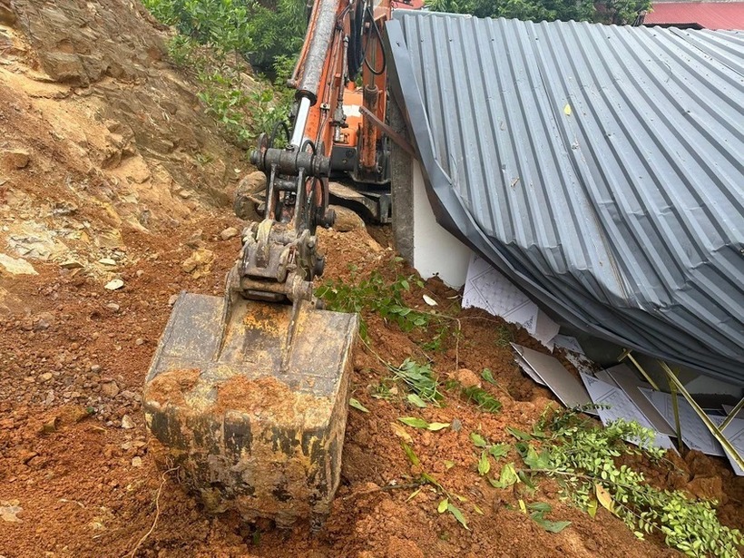 Hiện trường vụ sạt lở đất ở Vĩnh Phúc khiến 2 người tử vong. (Ảnh: PLO)