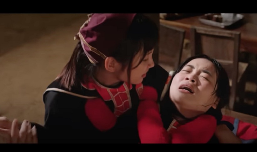 Hình ảnh Lở và Pu trong tập 10 phim "Đi giữa trời rực rỡ".