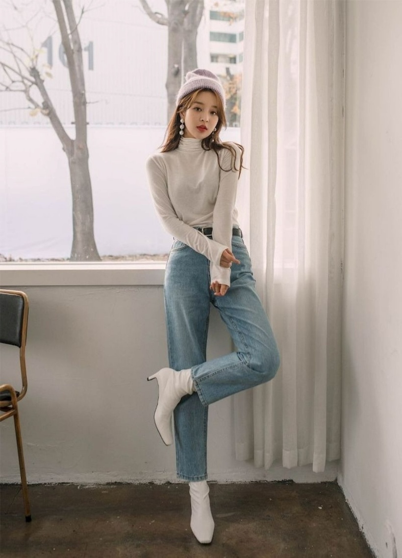 Boot cổ cao là lựa chọn lý tưởng khi bạn muốn tạo ra một outfit nổi bật và mạnh mẽ.