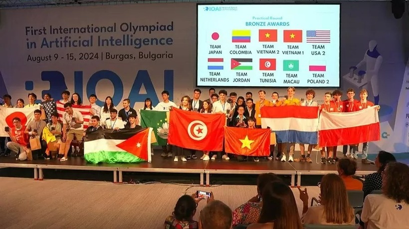 ọc sinh Việt Nam giành 2 huy chương tại Olympic Trí tuệ nhân tạo quốc tế 2024. Ảnh: Báo Công thương.