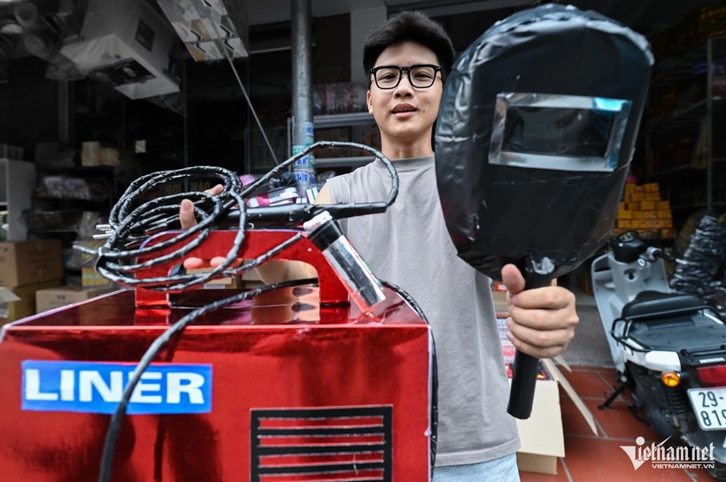 Một chiếc máy hàn xì được hoàn thiện sau 3 ngày đặt hàng.