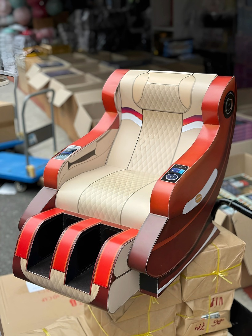 Ngoài những đồ dùng cá nhân thì máy massage toàn thân cũng được "trình làng" ở dịp Rằm tháng 7 năm nay.