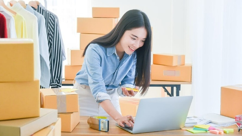 Bán hàng online là nghề nghiệp được đánh giá sẽ mang lại nguồn thu nhập cao. Ảnh minh họa