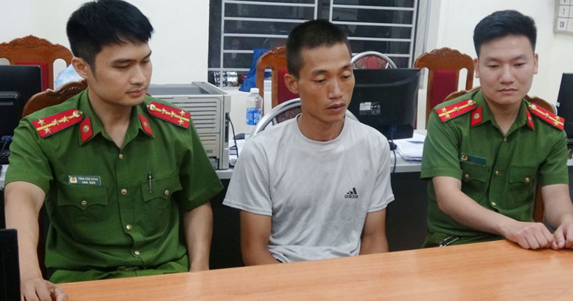 Đối tượng Lều Văn Hải tại cơ quan công an. (Ảnh: Công an Sơn La)