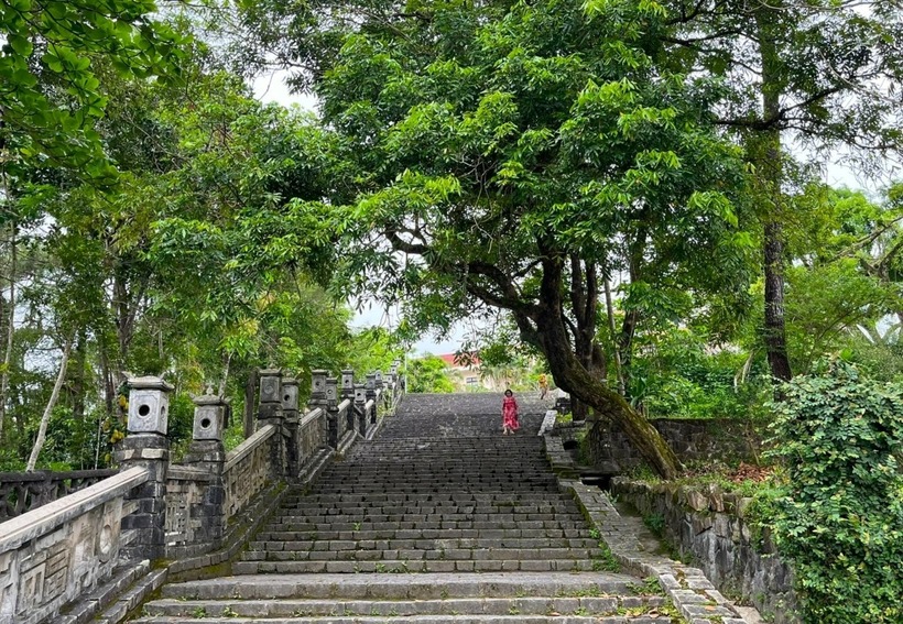 Đường lên đan viện Thiên An