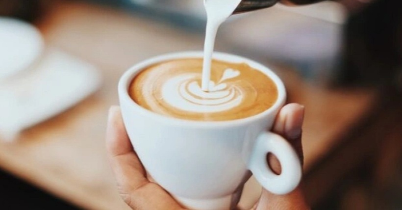 Cà phê muối - một xu hướng mới lạ đang thu hút sự chú ý của giới trẻ. Ảnh minh họa