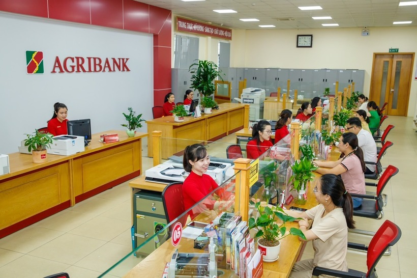 Hiện lãi suất tiết kiệm kỳ hạn 12 tháng Agribank 4,7%/năm và lãi suất kỳ hạn 24 tháng là 4,8%/năm. Ảnh minh họa