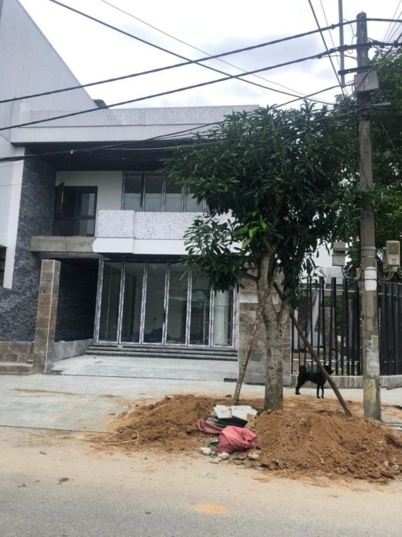 Cận cảnh biệt thự nằm ngay mặt phố của “bố Chải” trong Đi Giữa Trời Rực Rỡ - 7