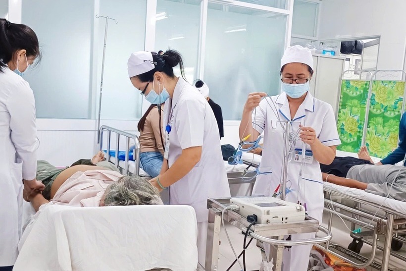 Nạn nhân đang được điều trị tại bệnh viện. Ảnh: Dân Trí
