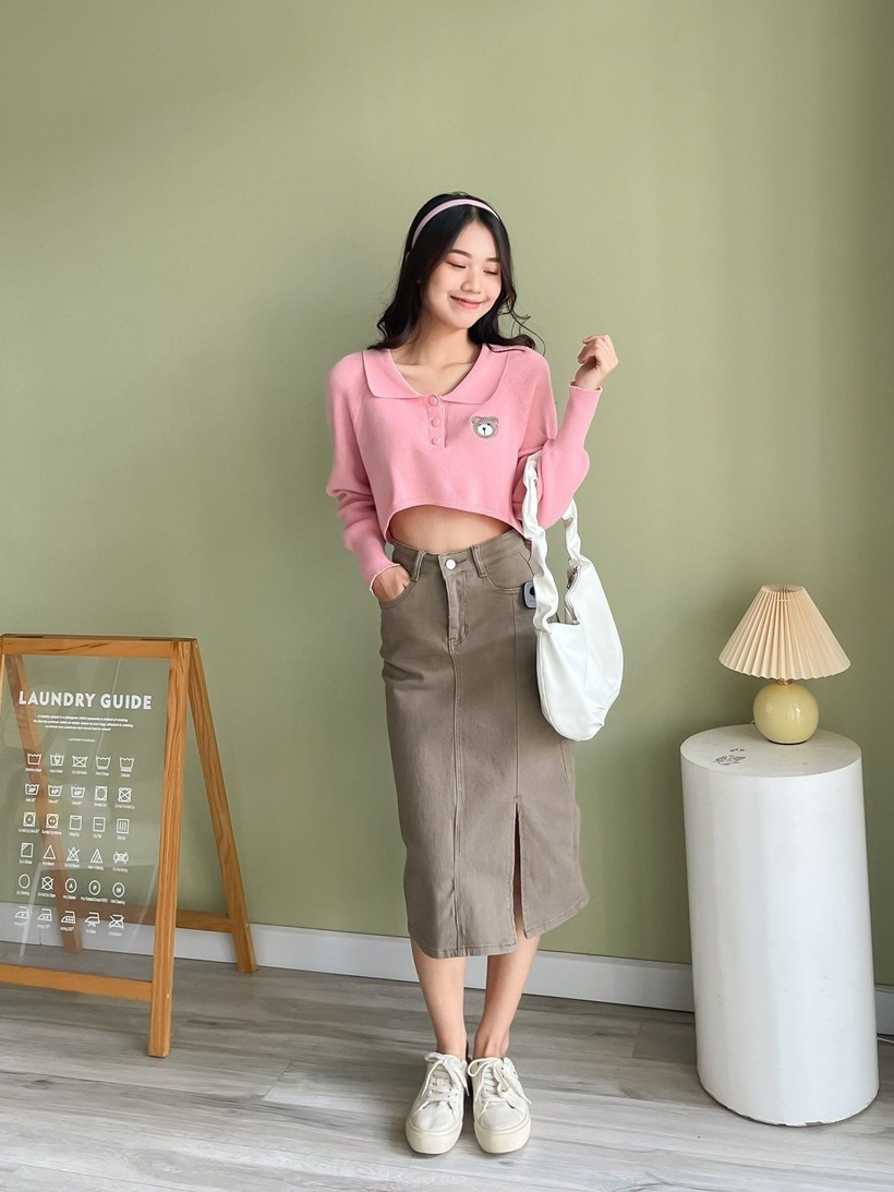 Nếu bạn vẫn chưa tự tin khi mặc áo croptop, hãy thử tạo điểm nhấn ở những phần khác trên cơ thể.
