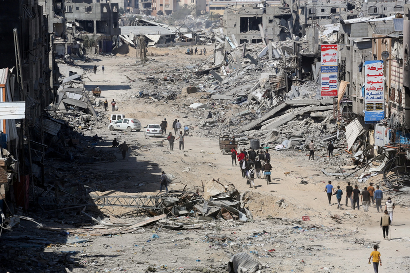 Khung cảnh đổ nát tại Gaza. Ảnh: Reuters