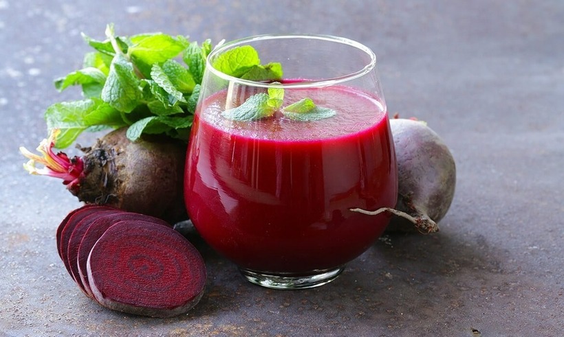 Uống nước ép củ dền một cách khoa học có thể chữa lành các độc tính của gan. Ảnh minh họa