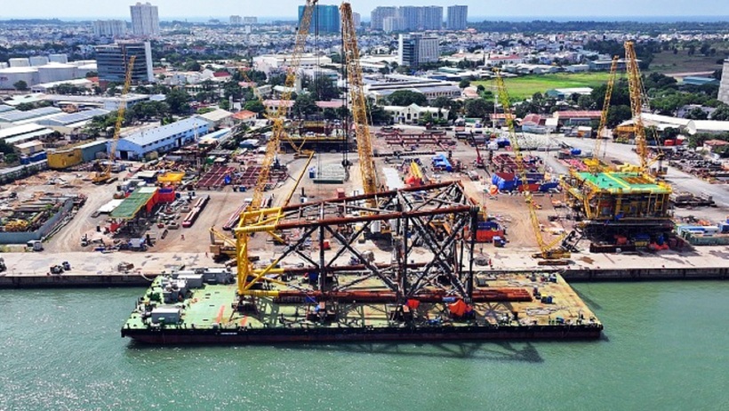 Hạ thủy thành công khối chân đế giàn BK-23