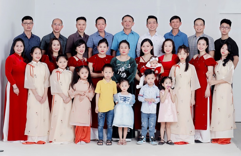 Gia đình của Linh có tổng cộng 10 anh chị em, gồm 4 trai, 6 gái. Ảnh: Vietnamnet.