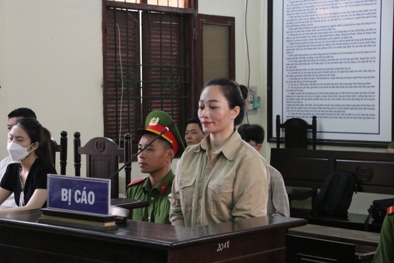 Bị cáo Trương Thị Hương tại phiên tòa xét xử. Ảnh: Báo Sức khỏe và Đời sống.
