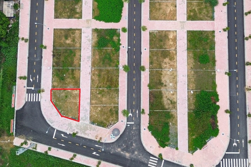 Lô cao nhất trúng với giá 133 triệu đồng một m2 (khoanh đỏ)