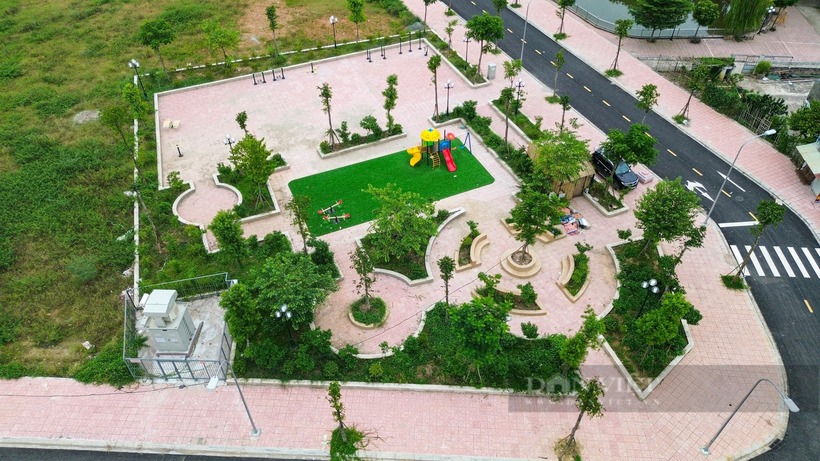 Khu vực sân chơi, sinh hoạt chung của khu đất gần như đã hoàn thành.