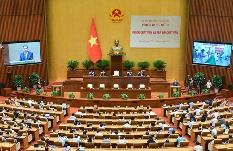 Quang cảnh phiên họp.