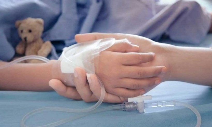 Cậu bé 15 tuổi bị gan nhiễm mỡ vì thói quen ăn uống sai lầm. Ảnh minh họa.