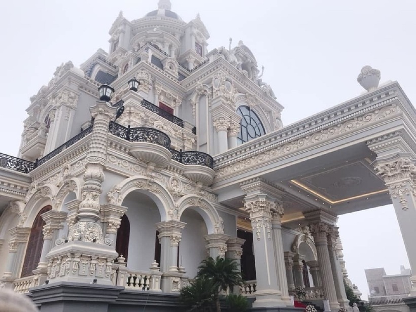 Căn biệt thự 7 tầng của gia đình cô dâu