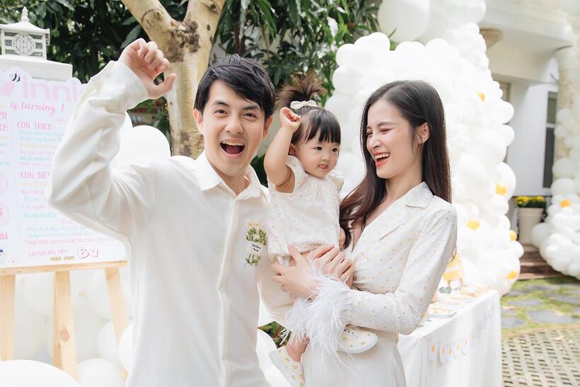 Cặp đôi luôn vui vẻ, hạnh phúc.