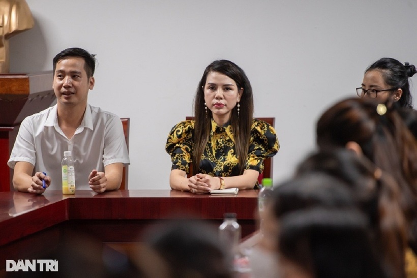 Ban Giám hiệu Trường Tiểu học Tây Mỗ 3. Ảnh: Dân Trí