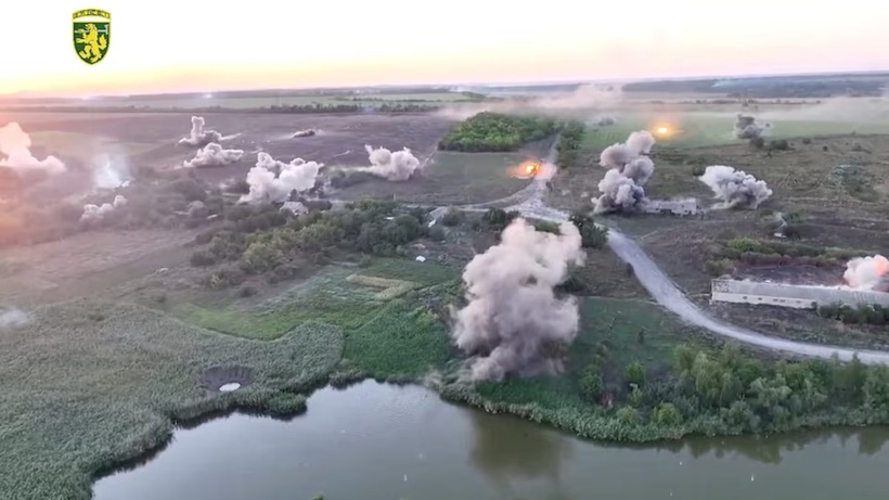 Giao tranh tại vùng Donetsk. Ảnh: Reuters