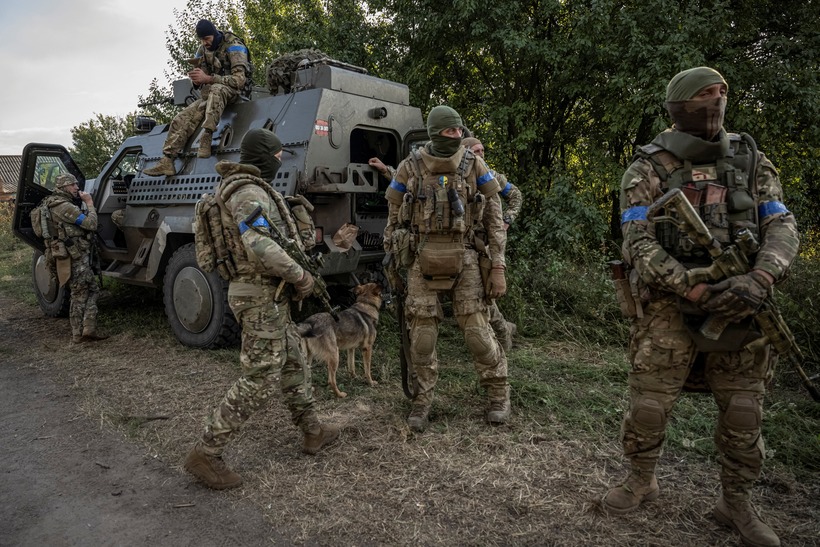 Vụ đột khích nhằm vào lãnh thổ Nga khiến áp lực phòng thủ của Ukraine gia tăng. Ảnh: Reuters