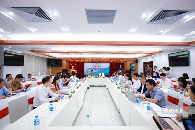 Hội thảo: "Nâng cao hiệu quả thi hành Luật Đất đai : Chống lãng phí và vi phạm trong sử dụng đất công".