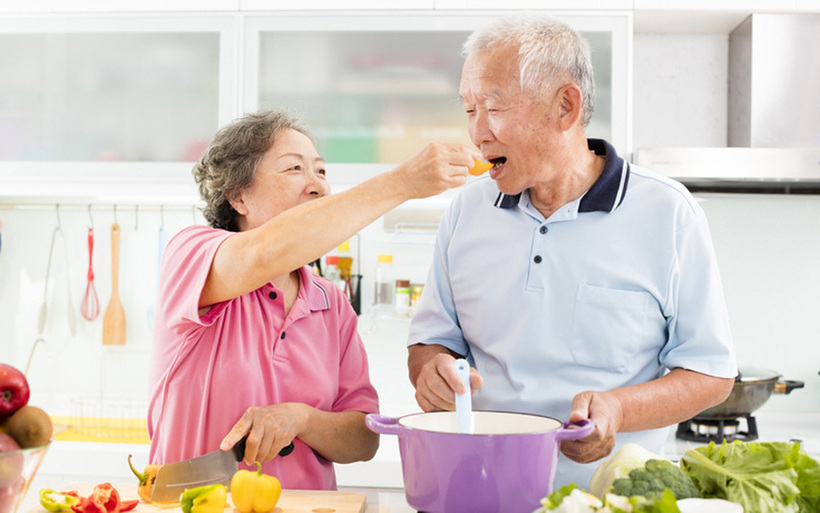 Để khỏe mạnh, sống thọ cần tuân thủ chế độ ăn uống hợp lý, hạn chế lượng calo đưa vào mà vẫn đảm bảo cân bằng dinh dưỡng.