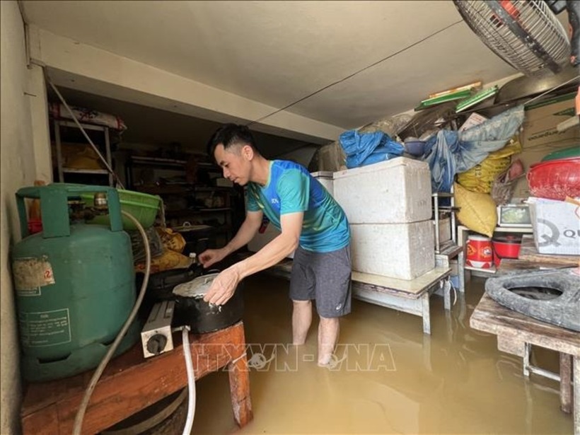 Nước tràn vào nhà anh Bế Minh Hoàng, Tổ 41, phường Hợp Giang, thành phố Cao Bằng, tỉnh Cao Bằng. Ảnh: TTXVN