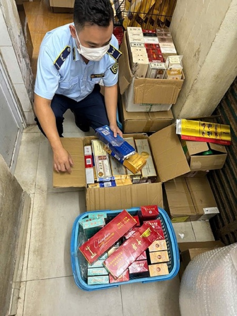 1.210 bao thuốc lá điếu các loại nhập khẩu, không dán tem.