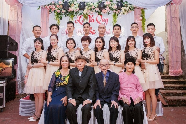 Ngô Hoà là con gái út trong gia đình có 8 cô con gái. Ảnh: Tri thức và Cuộc sống.