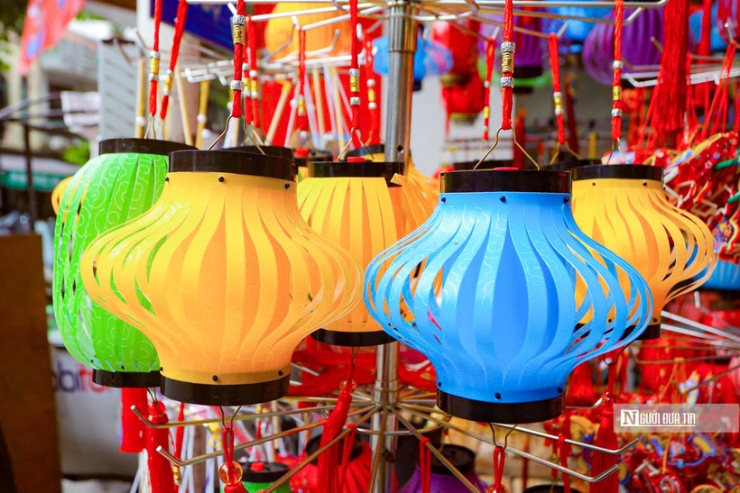 Phố Hàng Mã rực rỡ đón Trung thu 2024 - 4