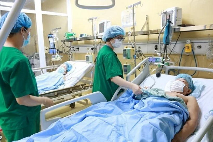 Hai bệnh nhân tỉnh táo, các chỉ số theo dõi sức khỏe sau ghép thận cơ bản ổn định. (Ảnh: Sở Y tế Hà Nội) Ảnh: VTC News