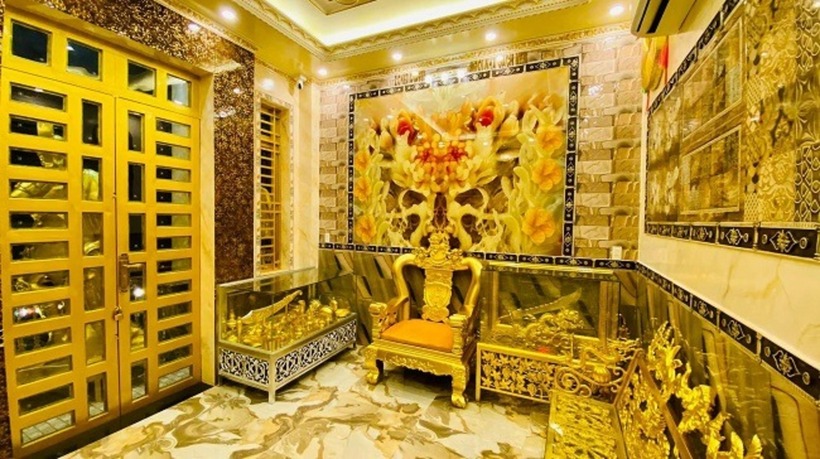 Mỗi căn phòng được gia chủ bố trí pha trộn giữa hai nét văn hóa Á – Âu. Vừa sang trọng, tinh tế nhưng cũng không kém phần thanh lịch và cổ điển.