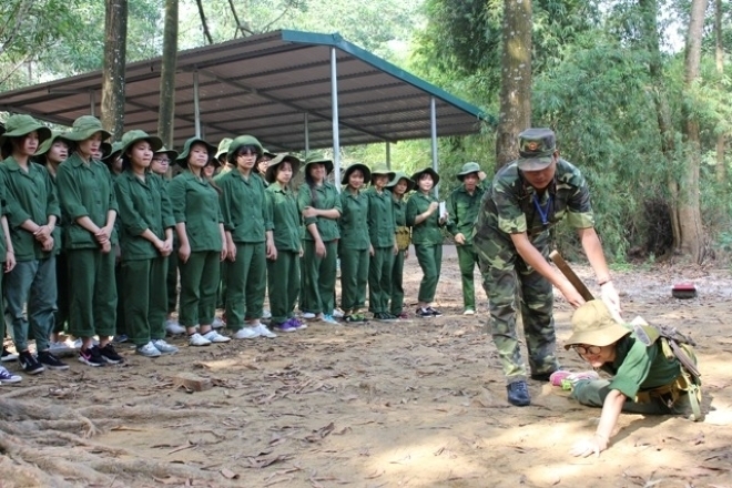 Chứng chỉ giáo dục quốc phòng cần thiết để hoàn thành chương trình học và xét tốt nghiệp ở cấp cao đẳng và đại học