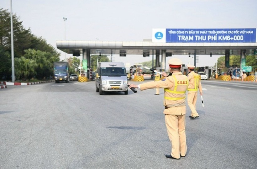 Việc CSGT có quyền dừng xe khi không vi phạm rõ ràng luật giao thông là hoàn toàn hợp pháp trong một số trường hợp cụ thể.
