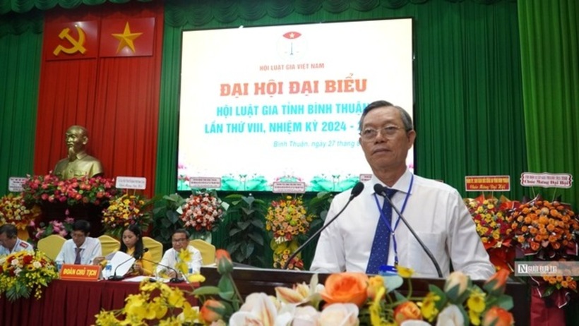 Ông Phan Văn Đăng, Phó Chủ tịch UBND tỉnh Bình Thuận phải biểu chỉ đạo đại hội.